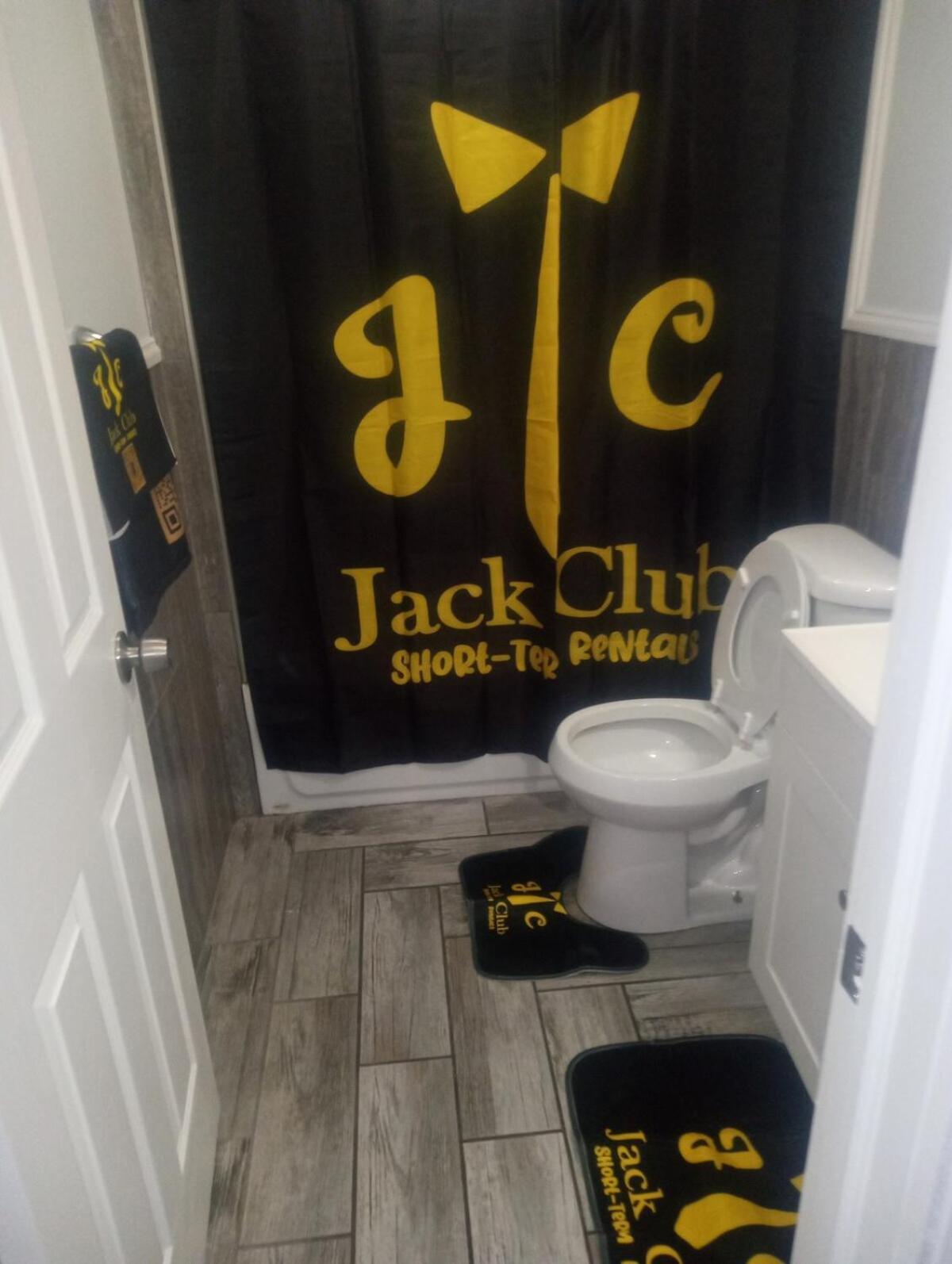 3 Bedroom With Free Parking *